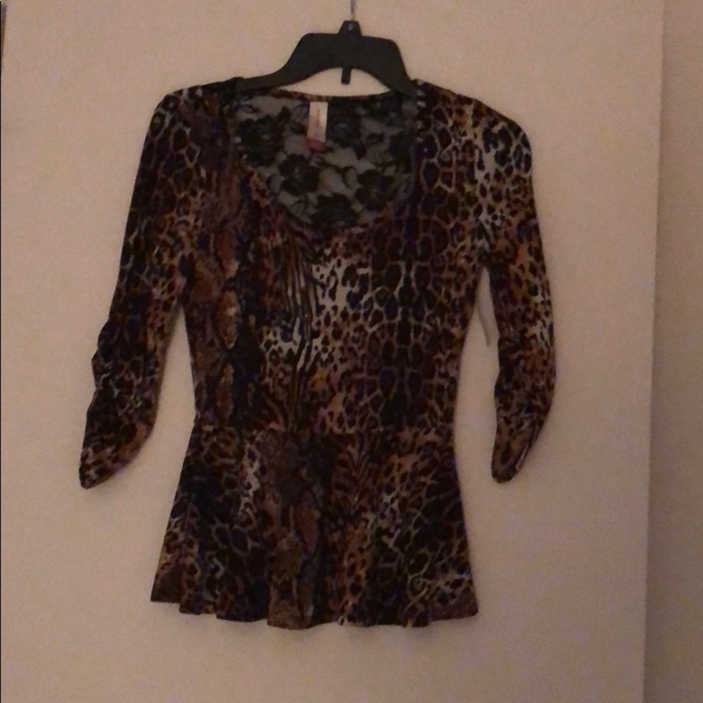 Leopard Top - Picture 2 of 3